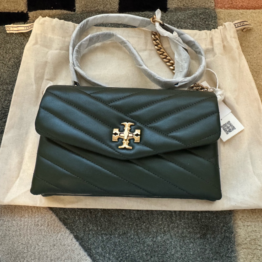 TORY BURCH KIRA CHEVRON CHAIN WALLET